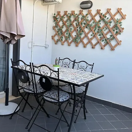 2 Relax - Seaside, 4 Beds & Free Parking *