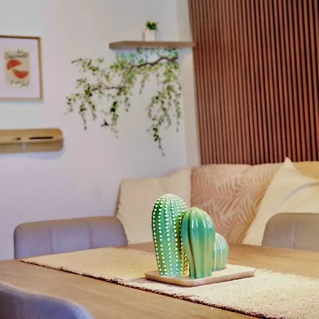 Apartment 2 Relax - Seaside, 4 Beds & Free Parking